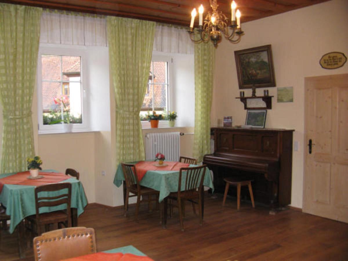Herrnmuehle - Pension & Ferienwohnungen Ротенбург-на-Таубере Экстерьер фото
